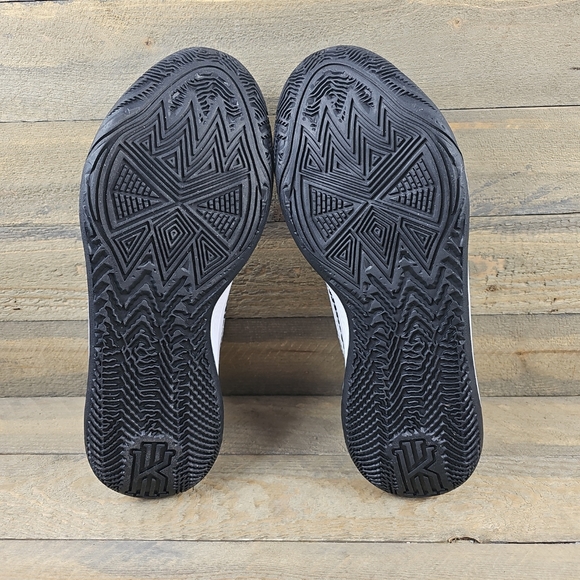 Kyrie Flytrap VI White Black Men's Basketball Shoes Sneakers  NEW - Picture 6 of 11